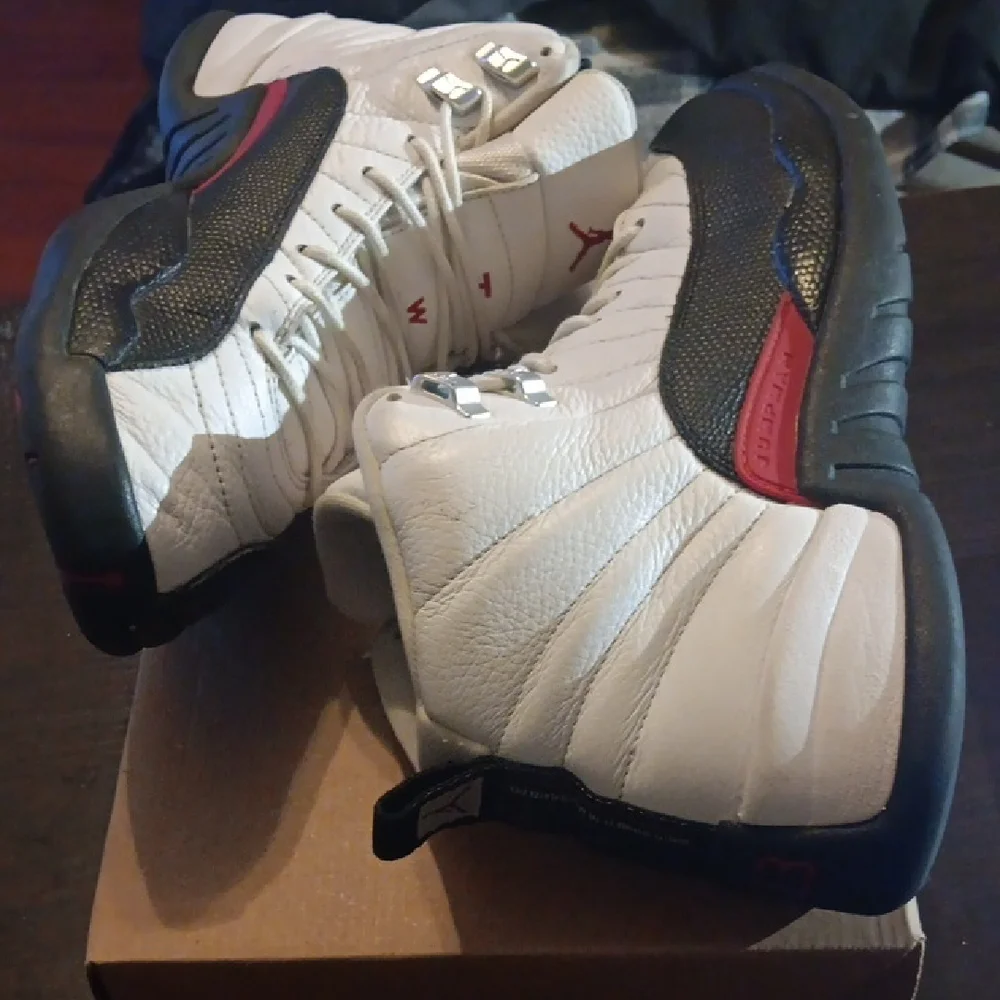 Jordan 12 Retro Taxi Flip Sneakers Mens SZ 9.5 Womens SZ 11 EUC - Picture 8 of 9